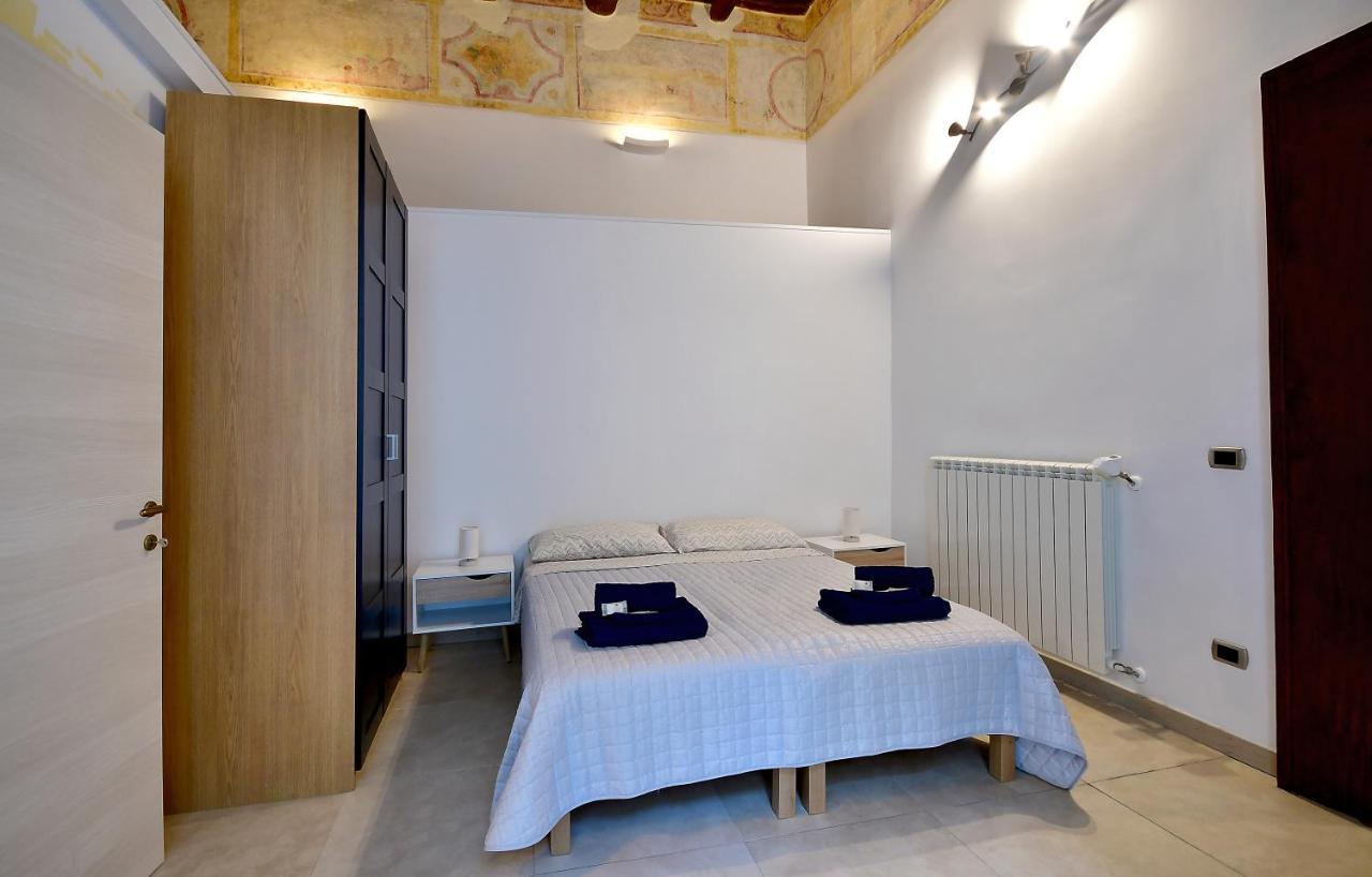 Di Affreschi E Volte Bed & Breakfast Naples Exterior photo